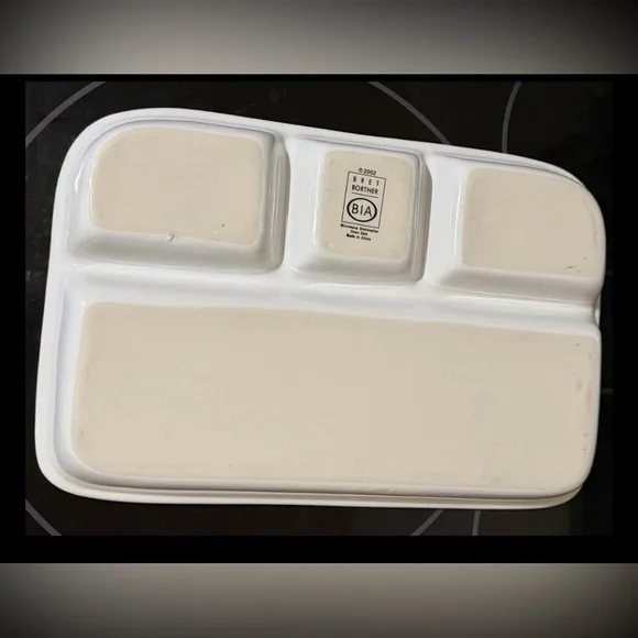 Crate And Barrel Bret Bortner Ceramic TV Tray Divided Plates White Set Of 2 - Picture 4 of 5